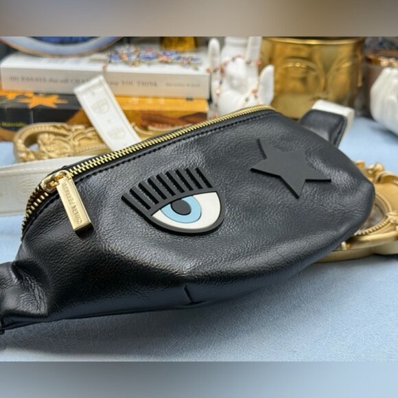 🆕 CHIARA FERRAGNI 🧿 NWOT Eye Star Patch Belt Bag, Black PU Leather White Strap - Picture 8 of 15